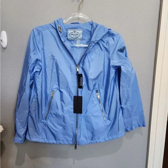 PRADA 水色ナイロンジャケット　サイズM Prada | Jackets & Coats | Nwtprada Nylon Piuma Celeste Windbreaker